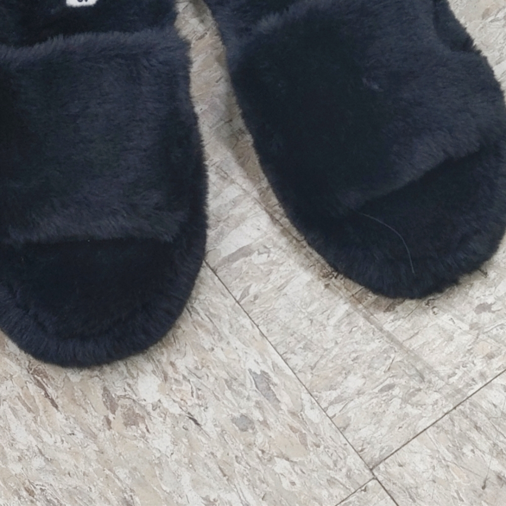 Fabletics Fuzzy Wuzzy Slippers Size Xl - image 4